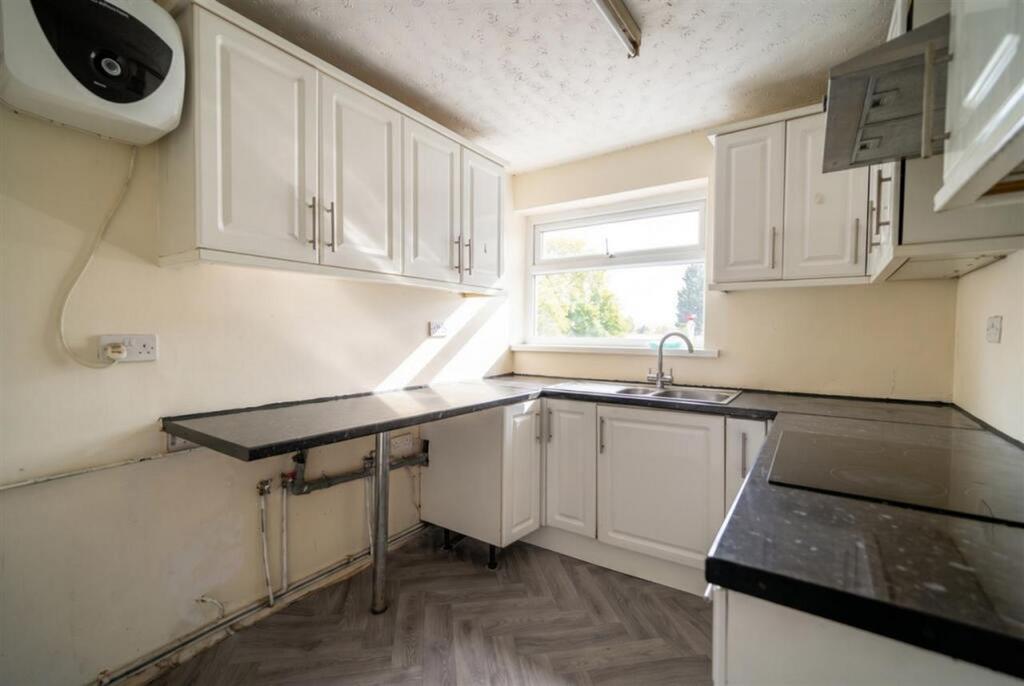 Apartment in Solihull, West Midlands - View 3
