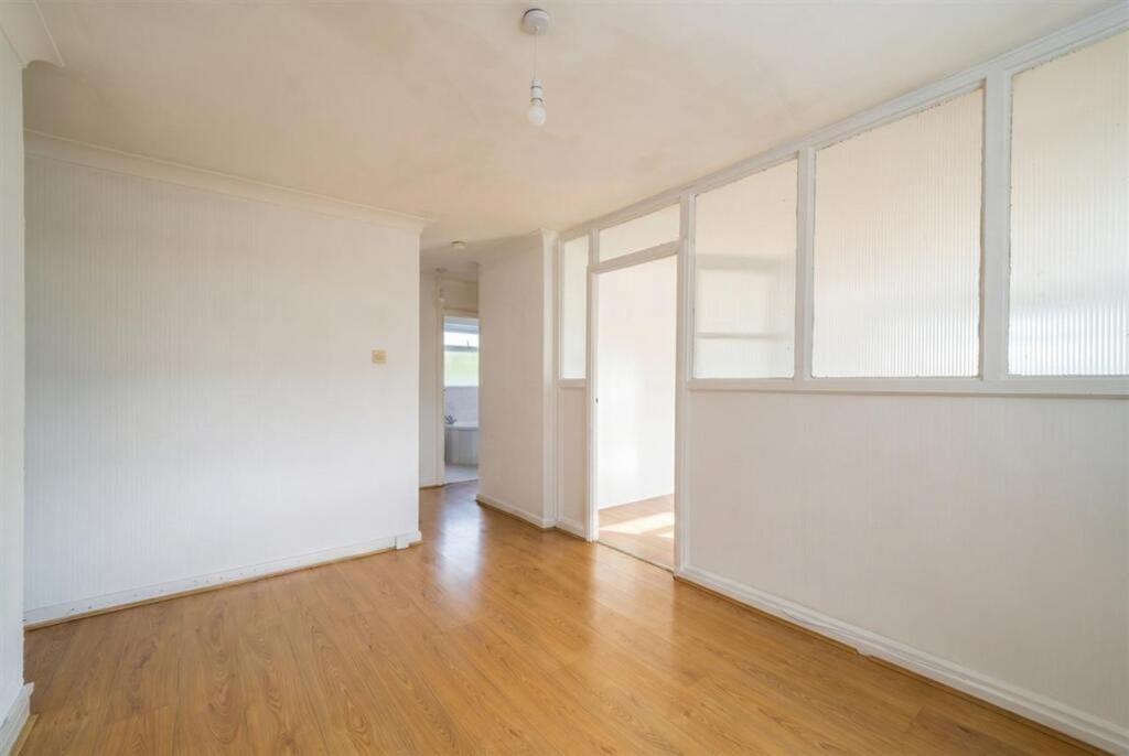 Apartment in Solihull, West Midlands - View 4