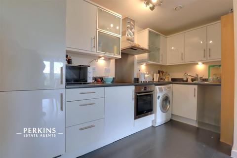 2 bedroom flat for sale, Greenford, UB6