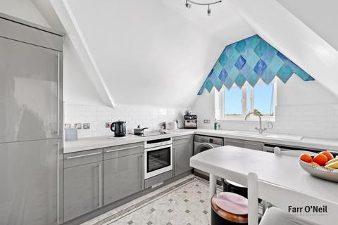 1 bedroom apartment for sale, Epping New Road, Buckhurst Hill, IG9