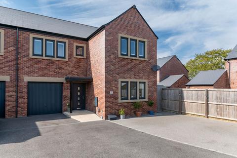 4 bedroom semi-detached house for sale, Reservoir View, Skelmanthorpe, HD8