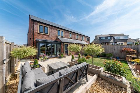 4 bedroom semi-detached house for sale, Reservoir View, Skelmanthorpe, HD8
