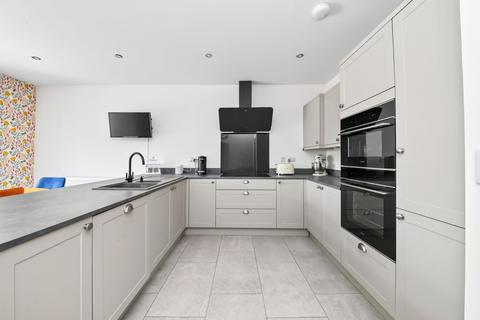 4 bedroom semi-detached house for sale, Reservoir View, Skelmanthorpe, HD8