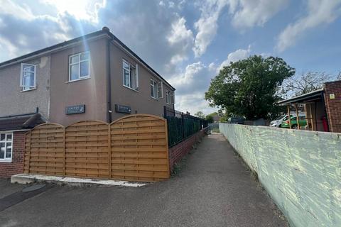 2 bedroom flat to rent, Cazenove Road, London