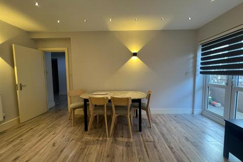 2 bedroom flat to rent, Cazenove Road, London