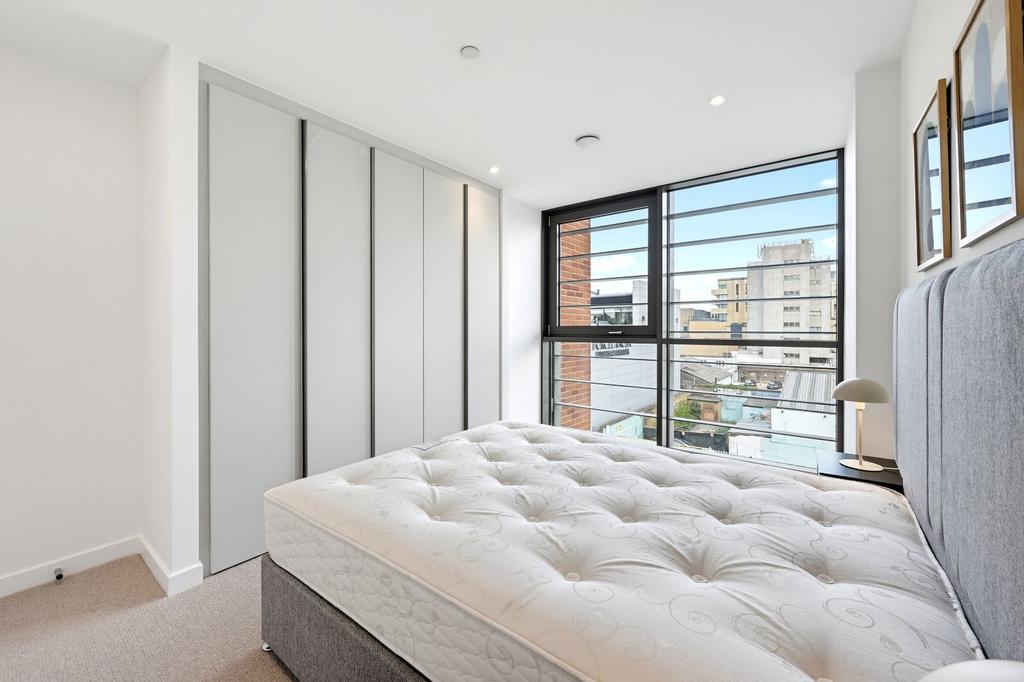 Apartment in London - More