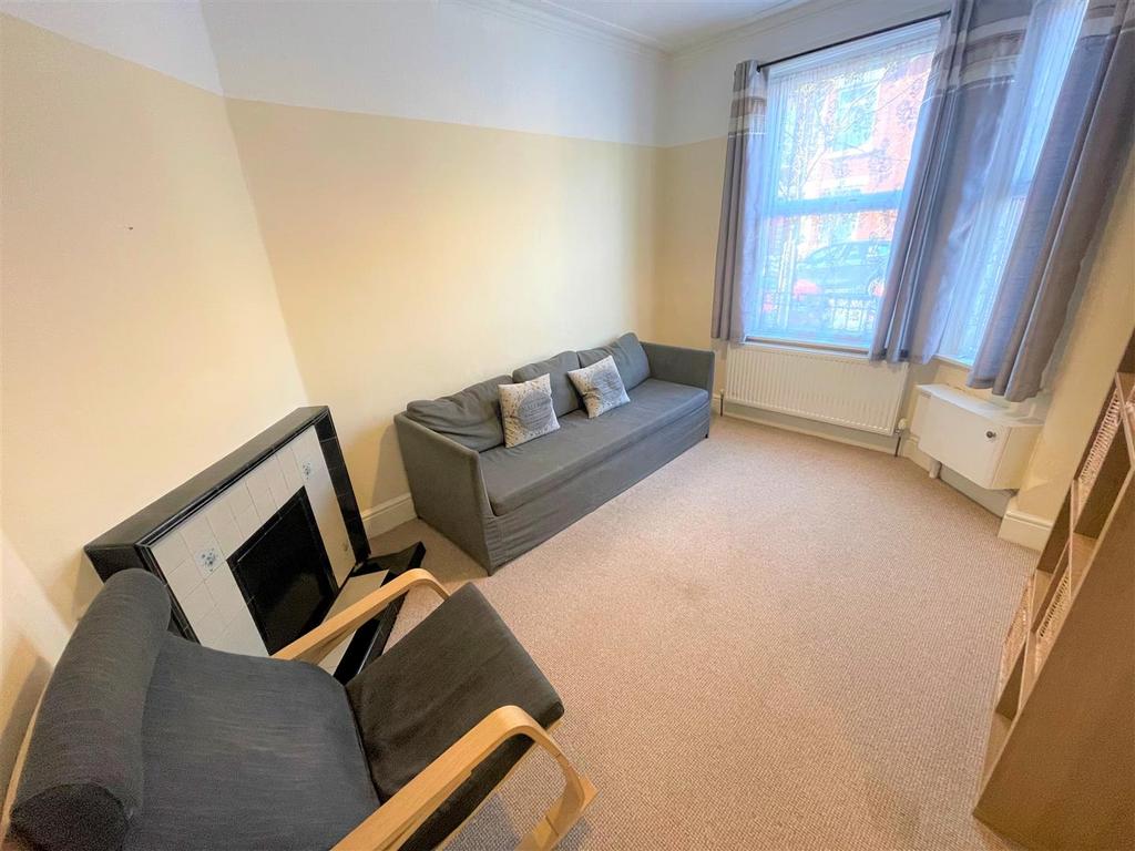 House in Manchester, Greater Manchester - More