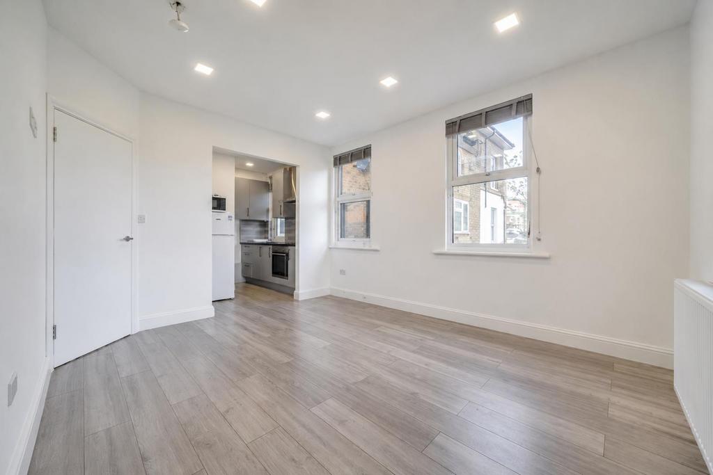 Apartment in London - View 3