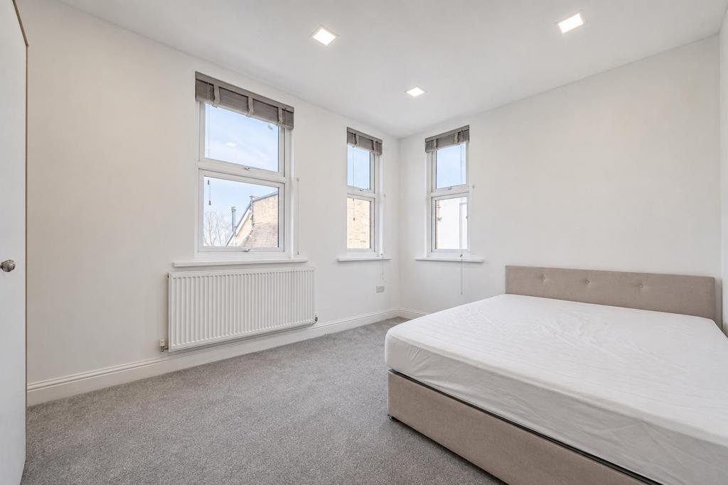 Apartment in London - View 5