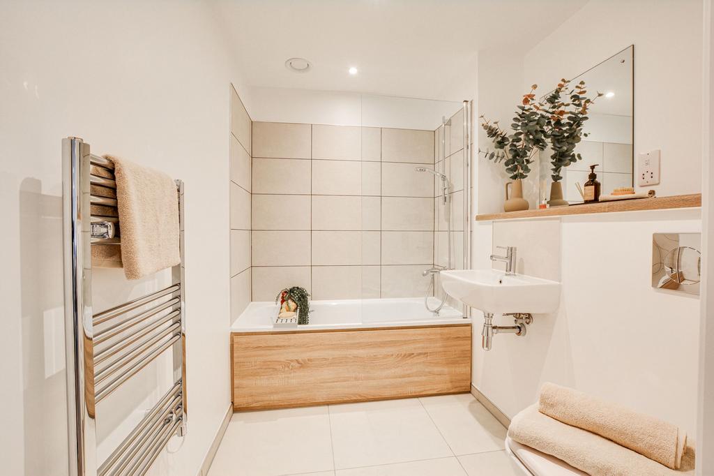 Apartment in Salford, Greater Manchester - View 3