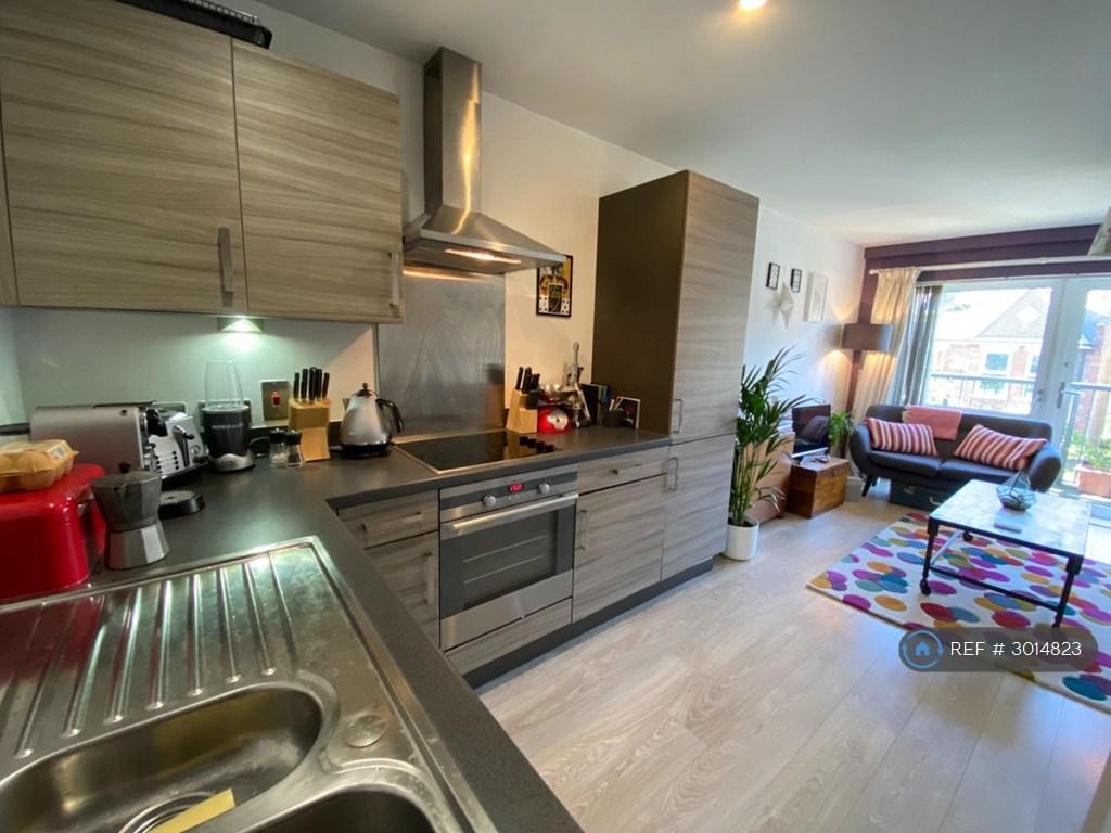 Apartment in London - View 3