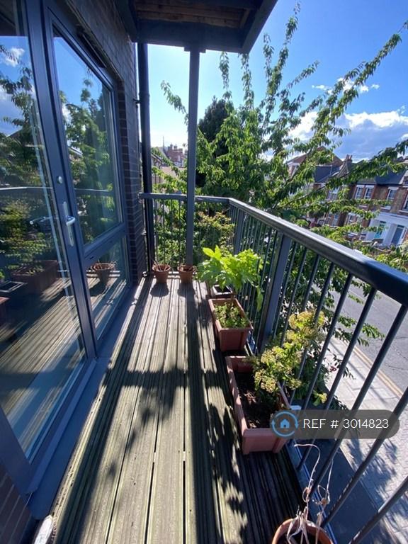 Apartment in London - View 5