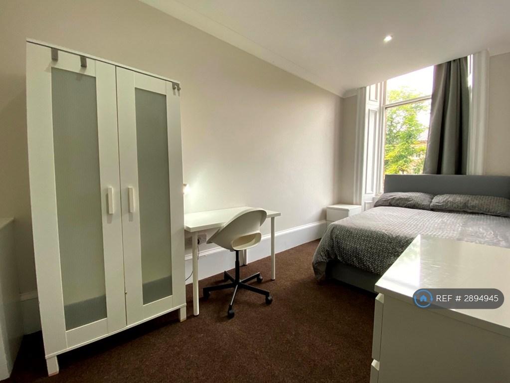 Apartment in Glasgow - View 5
