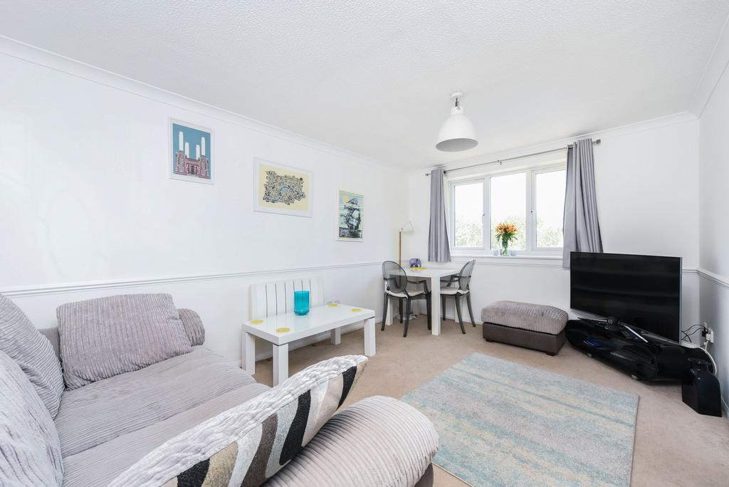 Apartment in Charlton - View 2