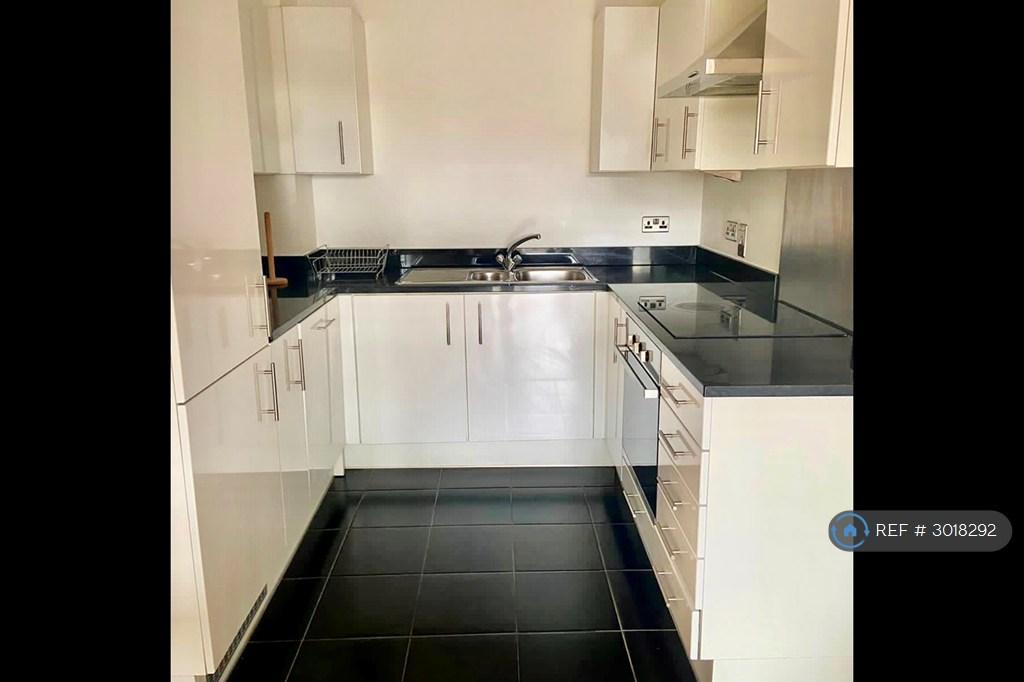 Apartment in Harrow - More
