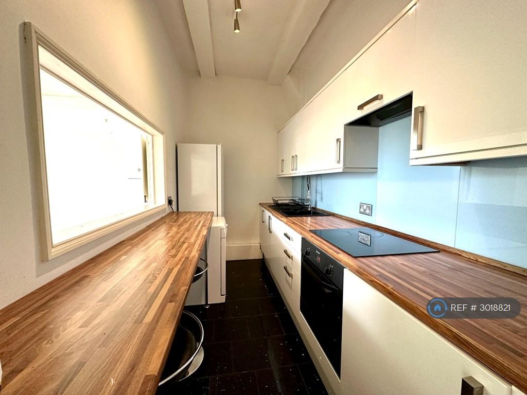 Apartment in Bromley - View 4