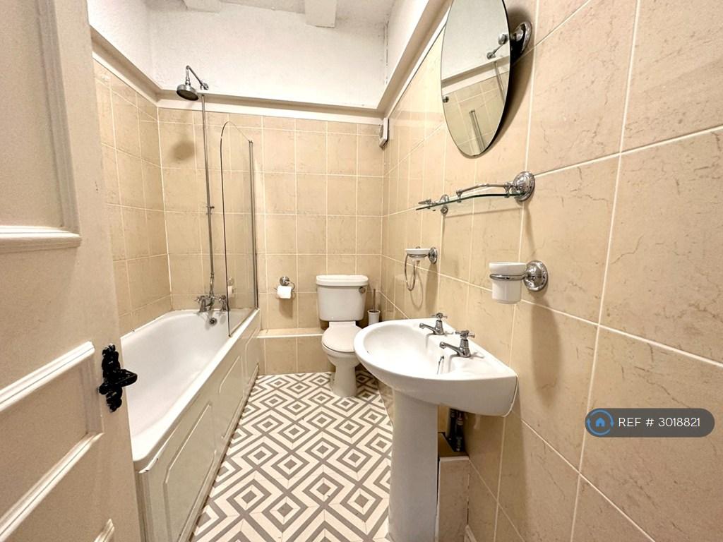 Apartment in Bromley - More