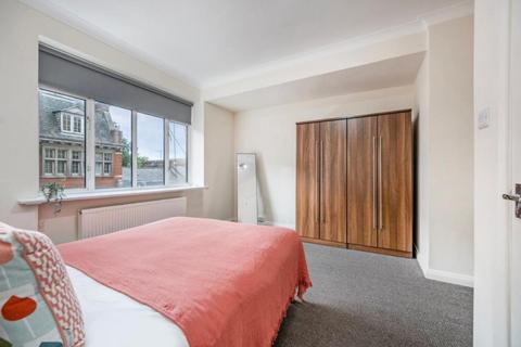 2 bedroom flat to rent, Euston Road, London, NW1