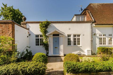 3 bedroom bungalow to rent, Kingston Hill, Kingston upon Thames, KT2