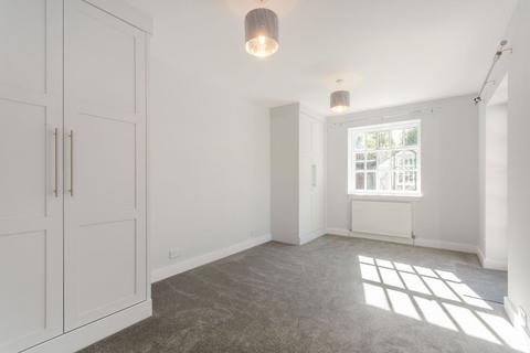 3 bedroom bungalow to rent, Kingston Hill, Kingston upon Thames, KT2