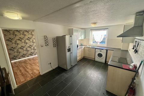 2 bedroom flat to rent, Hale Close, Ipswich IP2