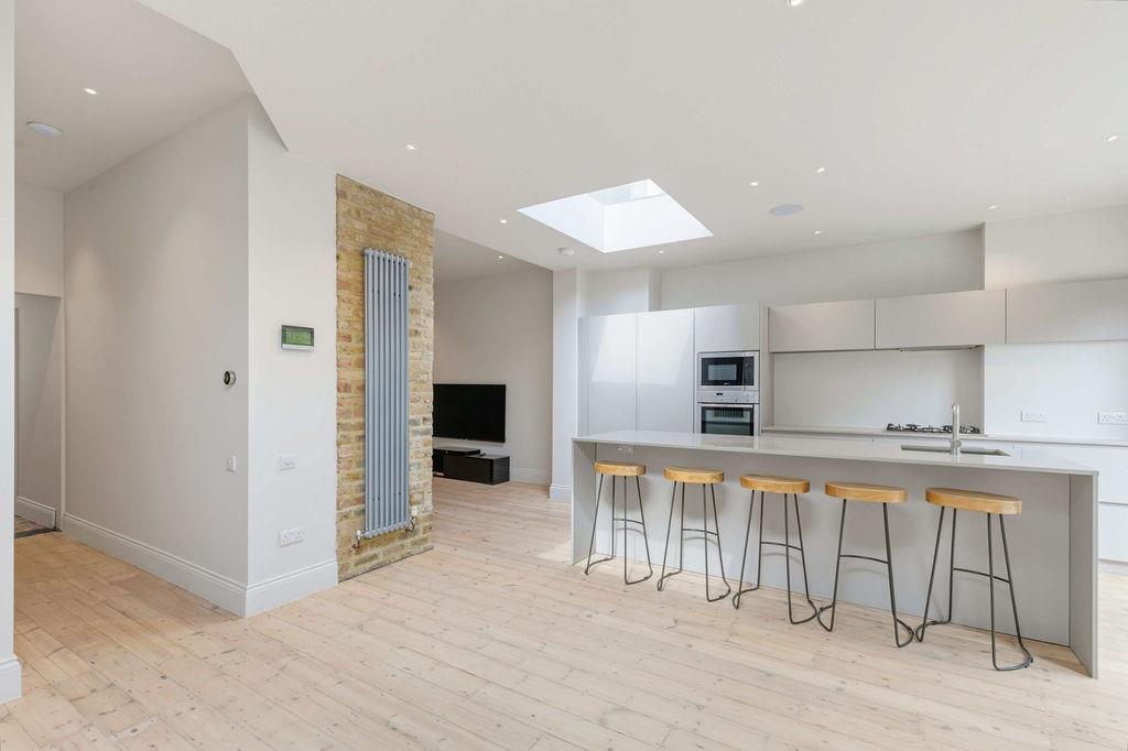 House in London - View 5