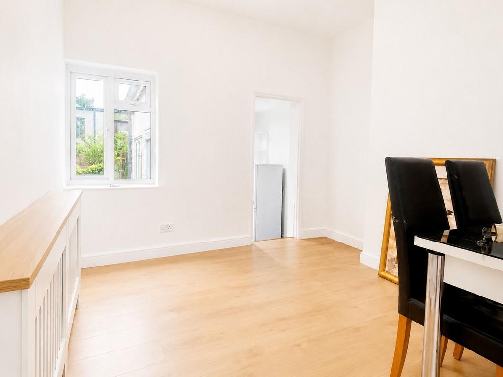 Apartment in Thornton Heath - View 5