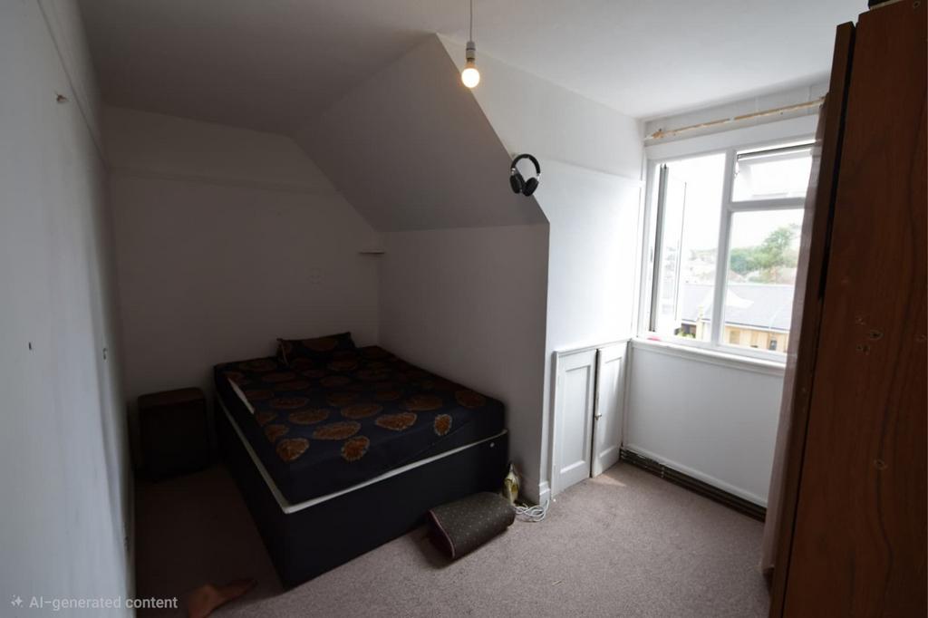 House in South Croydon, Selsdon - View 3