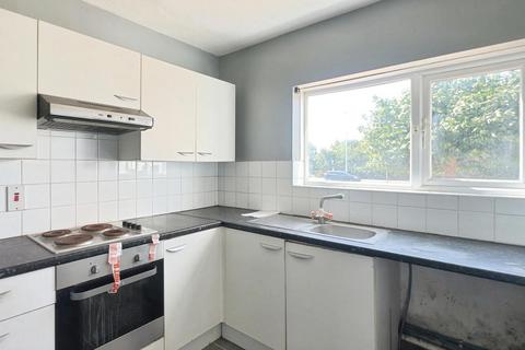 2 bedroom flat for sale, The Strand, Goring-by-Sea, Worthing, West Sussex, BN12