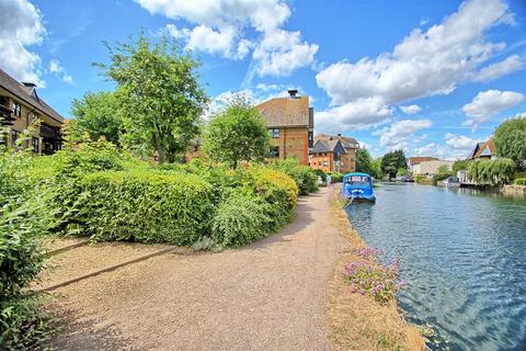 1 bedroom apartment for sale, Wickhams Wharf, Viaduct Road, Ware SG12