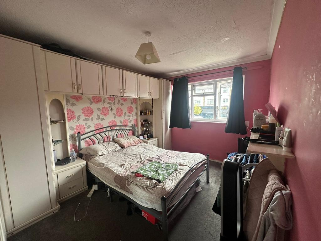 Apartment in Dagenham, Becontree Heath - More