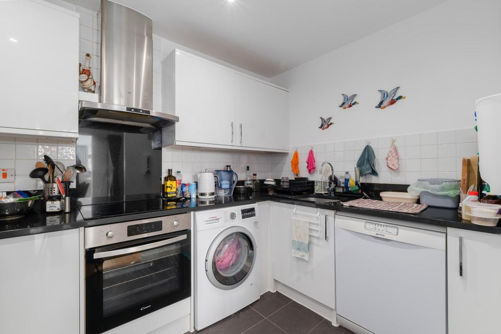 Apartment in London - View 5