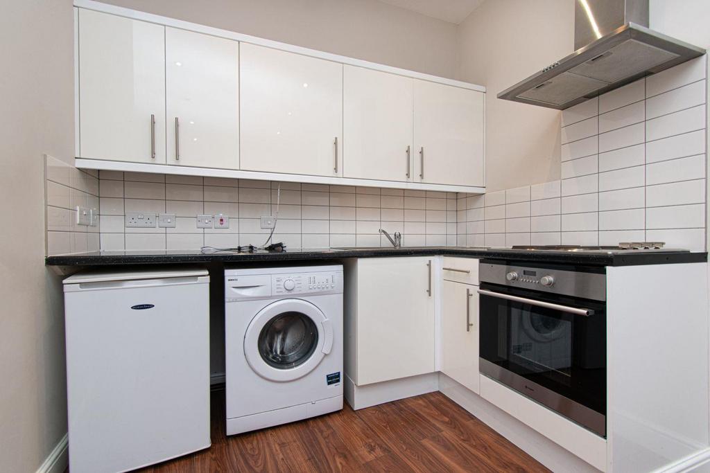 Apartment in London - View 3