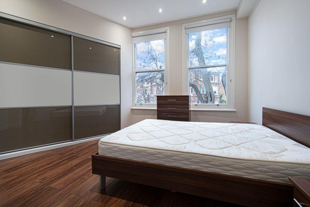 Apartment in London - View 4