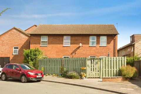 2 bedroom ground floor flat for sale, Caithness Court, Cambridge