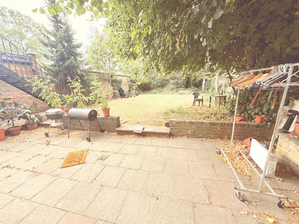 Apartment in London - View 5