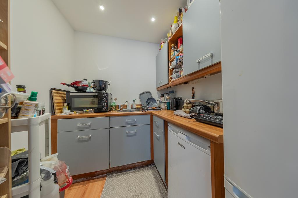Apartment in Birmingham, West Midlands - View 4