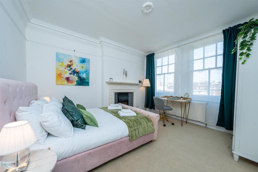 Apartment in London - View 2