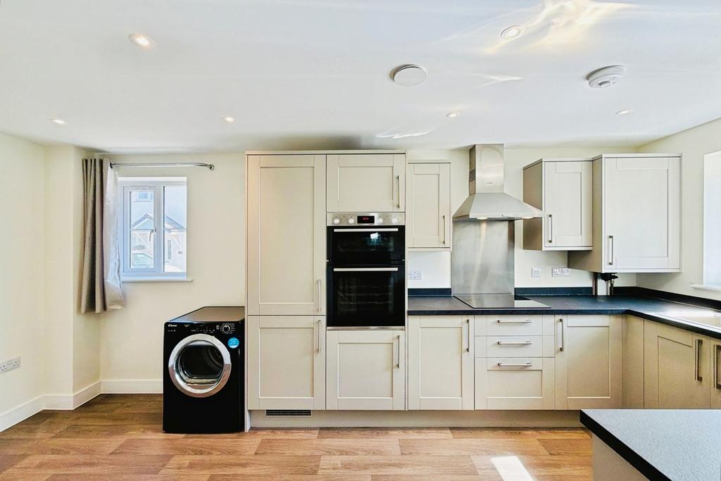 House in Redruth - More