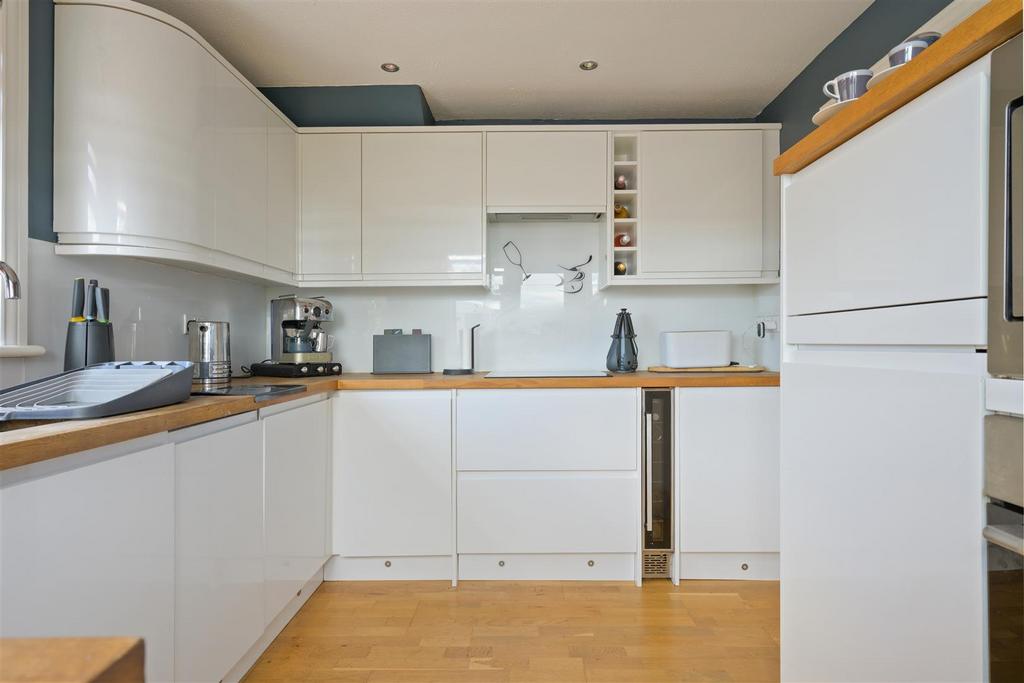 House in Perth - View 3