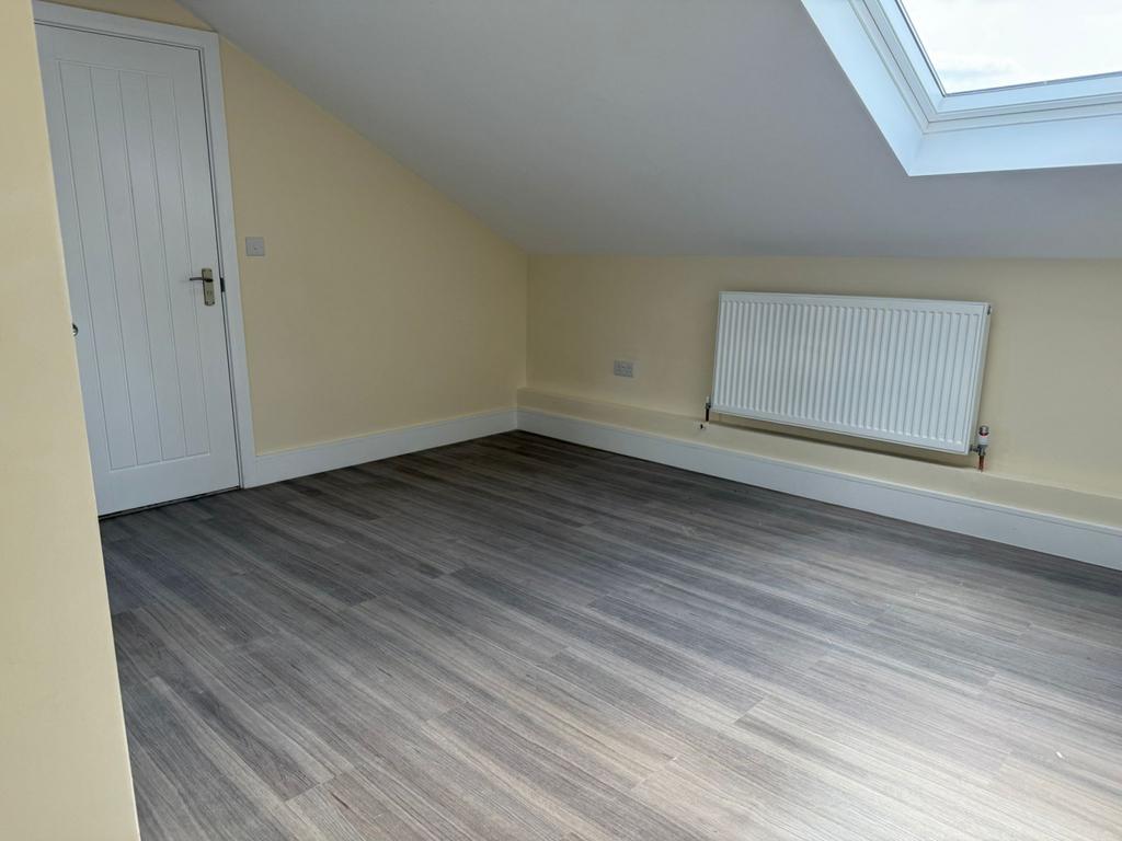 Apartment in Southall - View 2