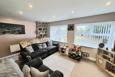 2 bedroom flat for sale, Buttermere Close, Melton Mowbray