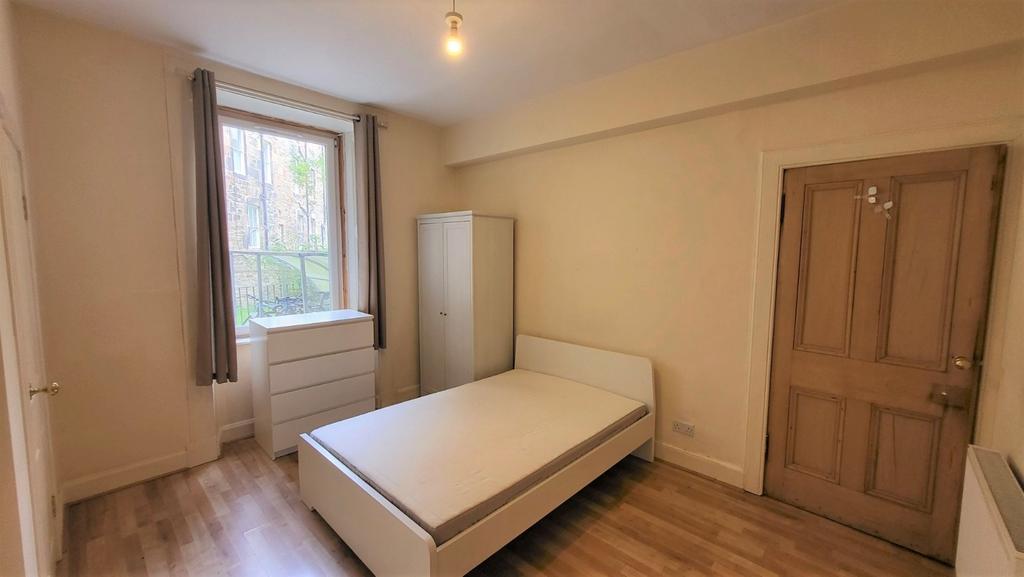 Apartment in Edinburgh - More
