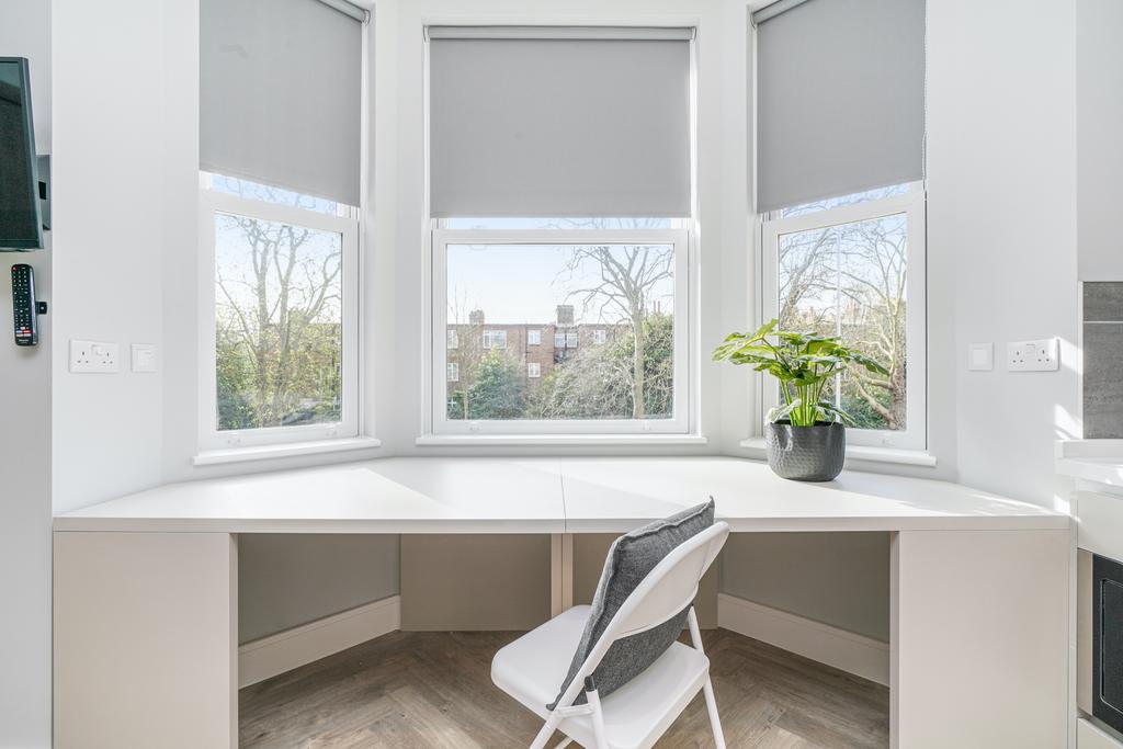 Apartment in Ealing - View 4