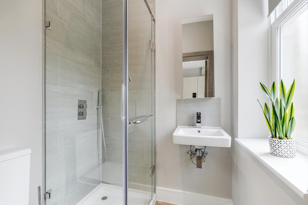 Apartment in Ealing - More