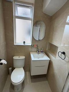 2 bedroom flat to rent, Somerset Road, Southall, UB1