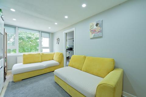 1 bedroom apartment to rent, Mountbatten Square, Windsor, Berkshire, SL4