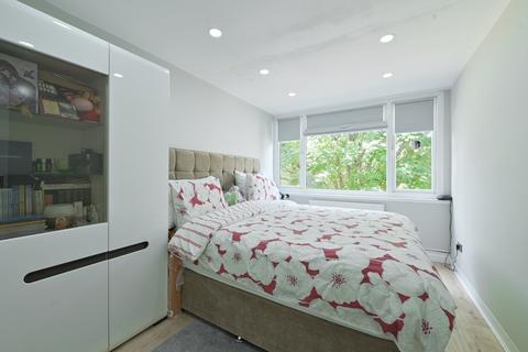 1 bedroom apartment to rent, Mountbatten Square, Windsor, Berkshire, SL4