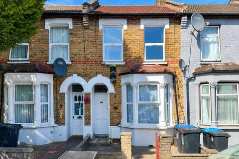 2 bedroom flat to rent, 88 Huxley Road, London