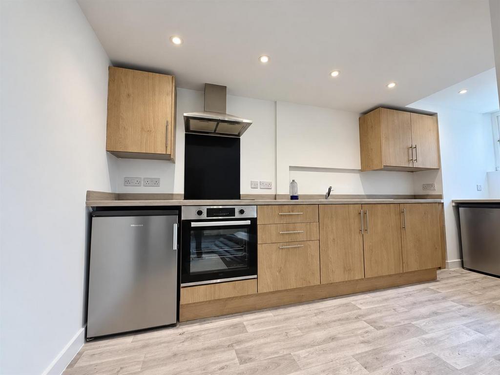 Apartment in Bristol, Ashton Gate - View 2